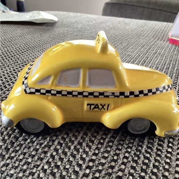 Vintage Dept. 56 Christmas 1987 Snow Village Yellow Taxi Cab Retired - Picture 3 of 5